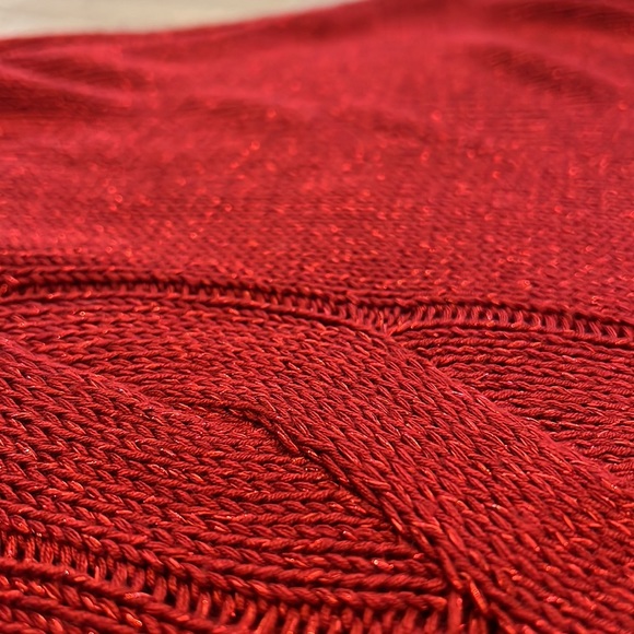 ❗️BUNDLE SALE 4 for $20 - 🎄SPARKLY RED Knitted BLOUSE - Perfect condition - Picture 8 of 8